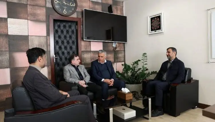 مدیرعامل صبانور از دفتر شرکت صباامید غرب خاورمیانه در تهران بازدید کرد/تأکید بر بهره‌برداری به موقع پروژه گندله‌سازی بیجار