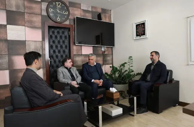 مدیرعامل صبانور از دفتر شرکت صباامید غرب خاورمیانه در تهران بازدید کرد/تأکید بر بهره‌برداری به موقع پروژه گندله‌سازی بیجار