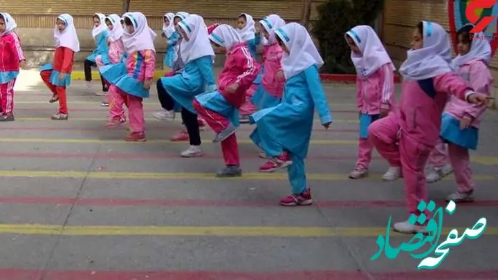 برخی پدر و مادرها کک شان نمی گزد از اینکه فرزندانشان شعر مستهجن یاد بگیرند 