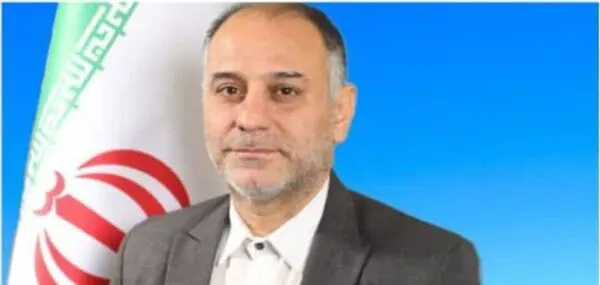 فرهاد باقری: بانک‌ها به جای حمایت از مردم، موانع بیشتری برای وام‌گیرندگان ایجاد می‌کنند