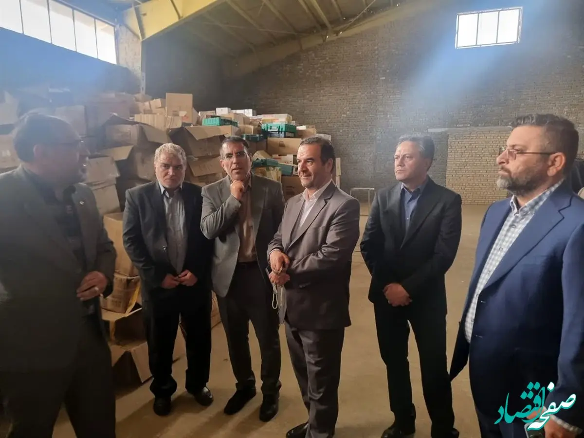 همدان/ بازدید رئیس سازمان تعزیرات حکومتی از انبار های اموال تملیکی استان