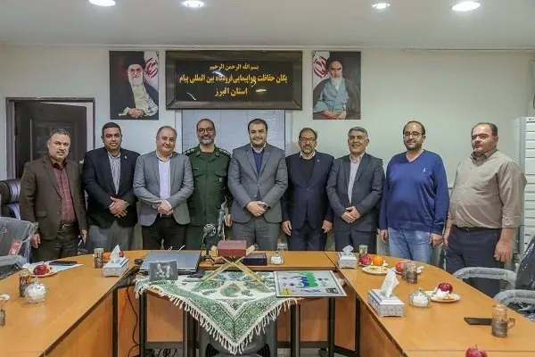 تجلیل از فرمانده و پرسنل سپاه مستقر در منطقه ویژه اقتصادی و فرودگاه بینالمللی پیام