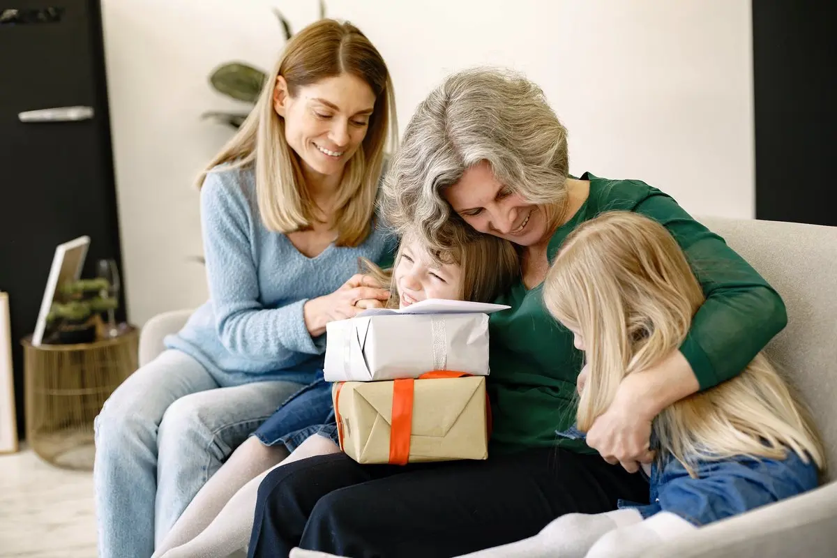 با ۵۰۰ هزار تومان چی بخرم ؟ / زن ها هدیه چی دوست دارند؟