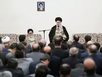 آخرین خبر از سخنان رهبر انقلاب اسلامی: تنها راه‌حل مشکلات، پایبندی به مبانی انقلاب است