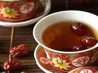 نحوه تهیه چای عناب برای سلامتی و زیبایی پوست و مو / راز زیبایی و سلامتی