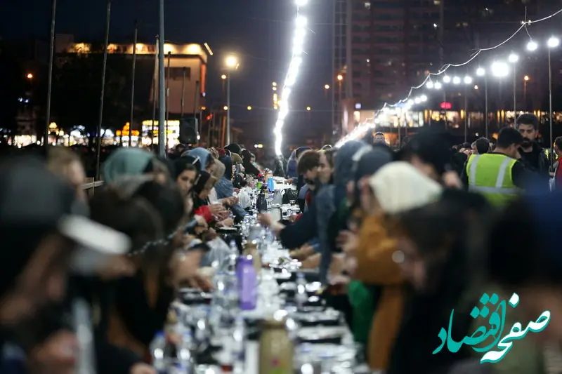 ضیافت افطاری ۳۰۰۰ نفری در اسکله منظرگاه منطقه آزاد انزلی