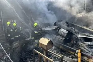 فوری | سقوط یک فروند بالگرد در درچه خمینی‌شهر + فیلم