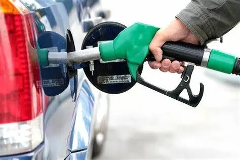 رئیس مجلس درباره افزایش قیمت بنزین صحبت کرد