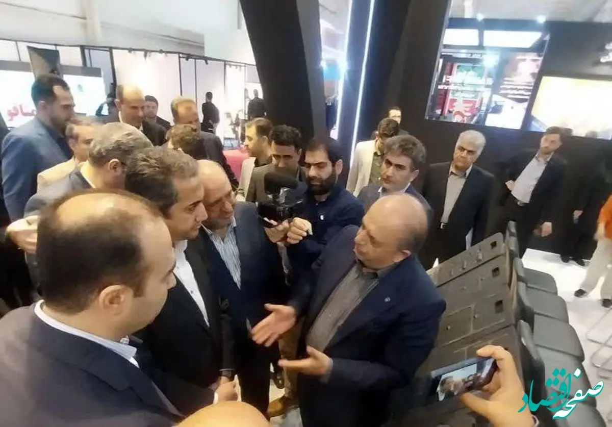 بازدید رییس هیات عامل ایمیدرو از غرفه ذوب آهن اصفهان در متافو
