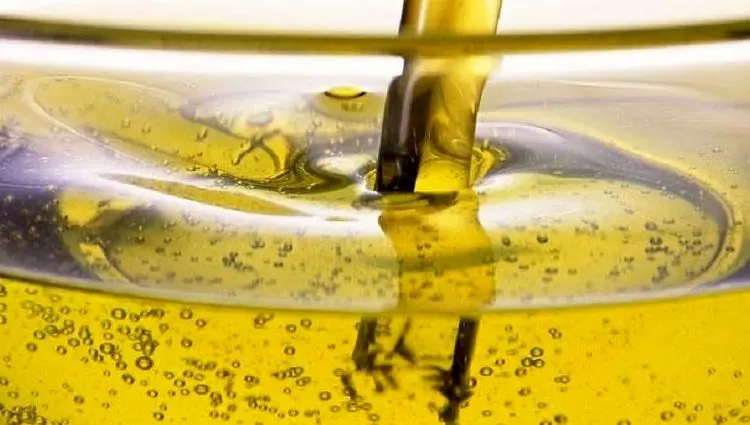 آخرین اخبار از وضعیت روغن | آیا بازار روغن رنگ آرامش می‌بیند؟