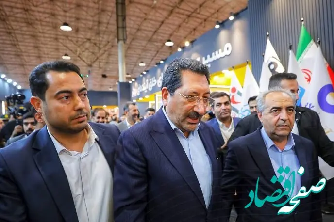حضور وزیر صمت در پاویون گروه فولاد مبارکه
