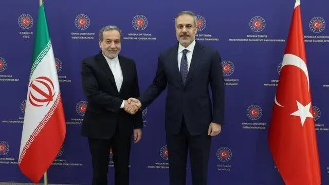 آنچه در گفت‌وگوی تلفنی فیدان و عراقچی درباره مذاکرات هسته ای گذشت