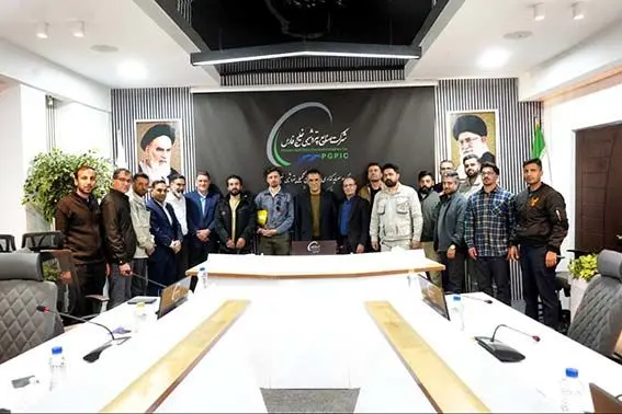 تقدیر ایثارگران تبدیل وضعیت‌شده از مدیرعامل پتروشیمی ایلام