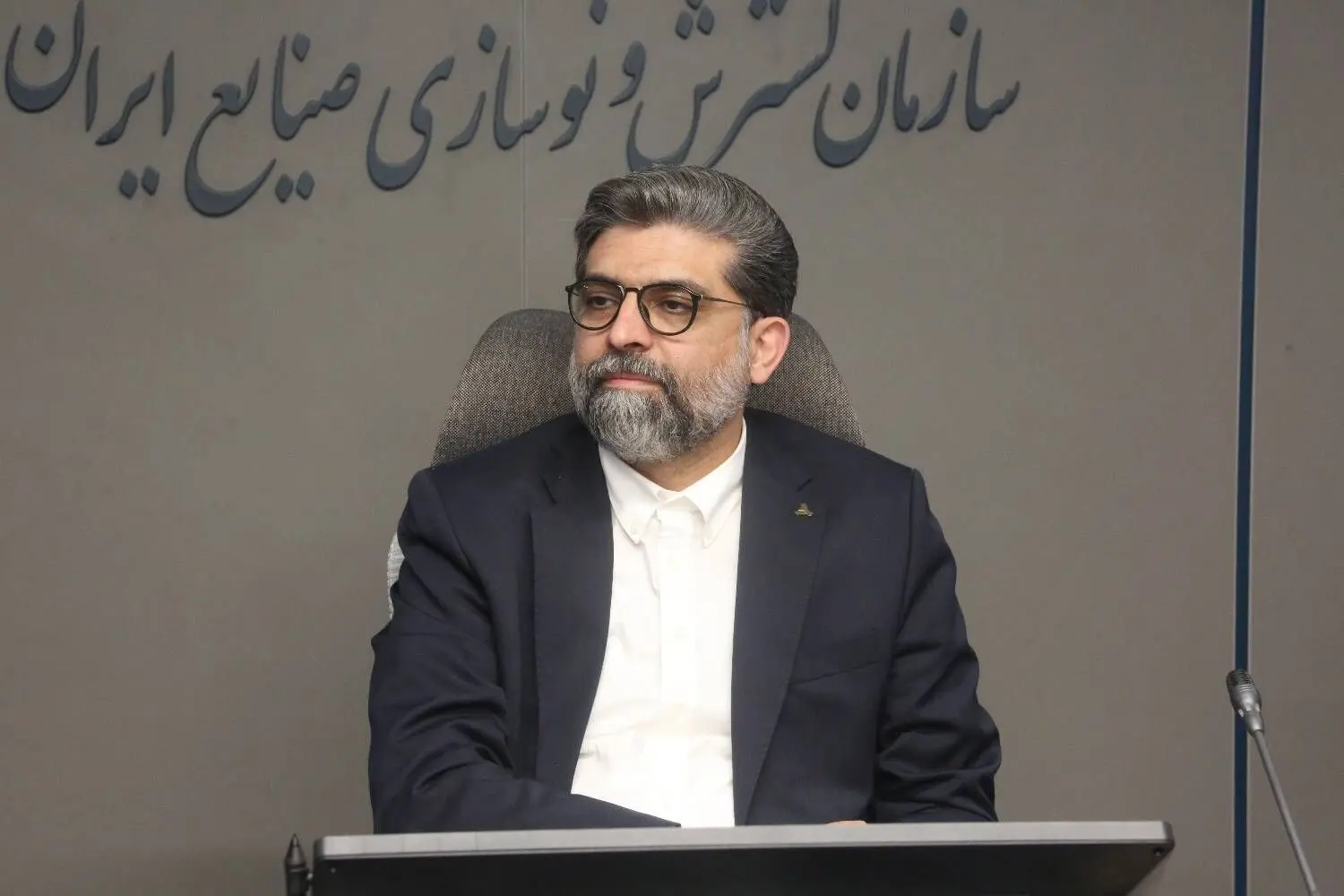 عرضه خودرو در بورس؛ منافع احتمالی تولیدکنندگان در گرو زیان خالص مردم