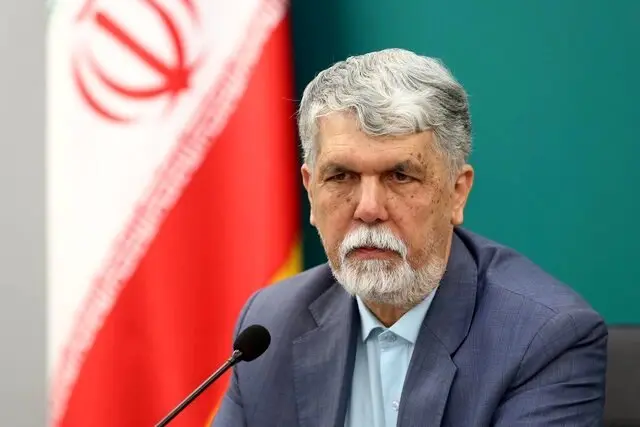 واکنش تند وزیر ارشاد به تخلیه آرامگاه خیام