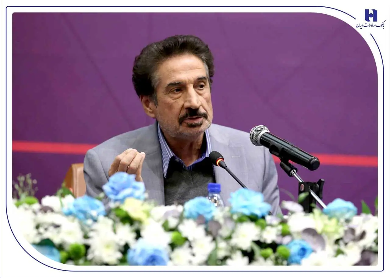 نخستین همایش هم‌اندیشی بانک صادرات ایران با فعالان صنعت پتروشیمی برگزار شد/ دبیر انجمن صنفی کارفرمایی صنعت پتروشیمی: سهم صنعت پتروشیمی در اقتصاد کشور به ۶ درصد می‌رسد