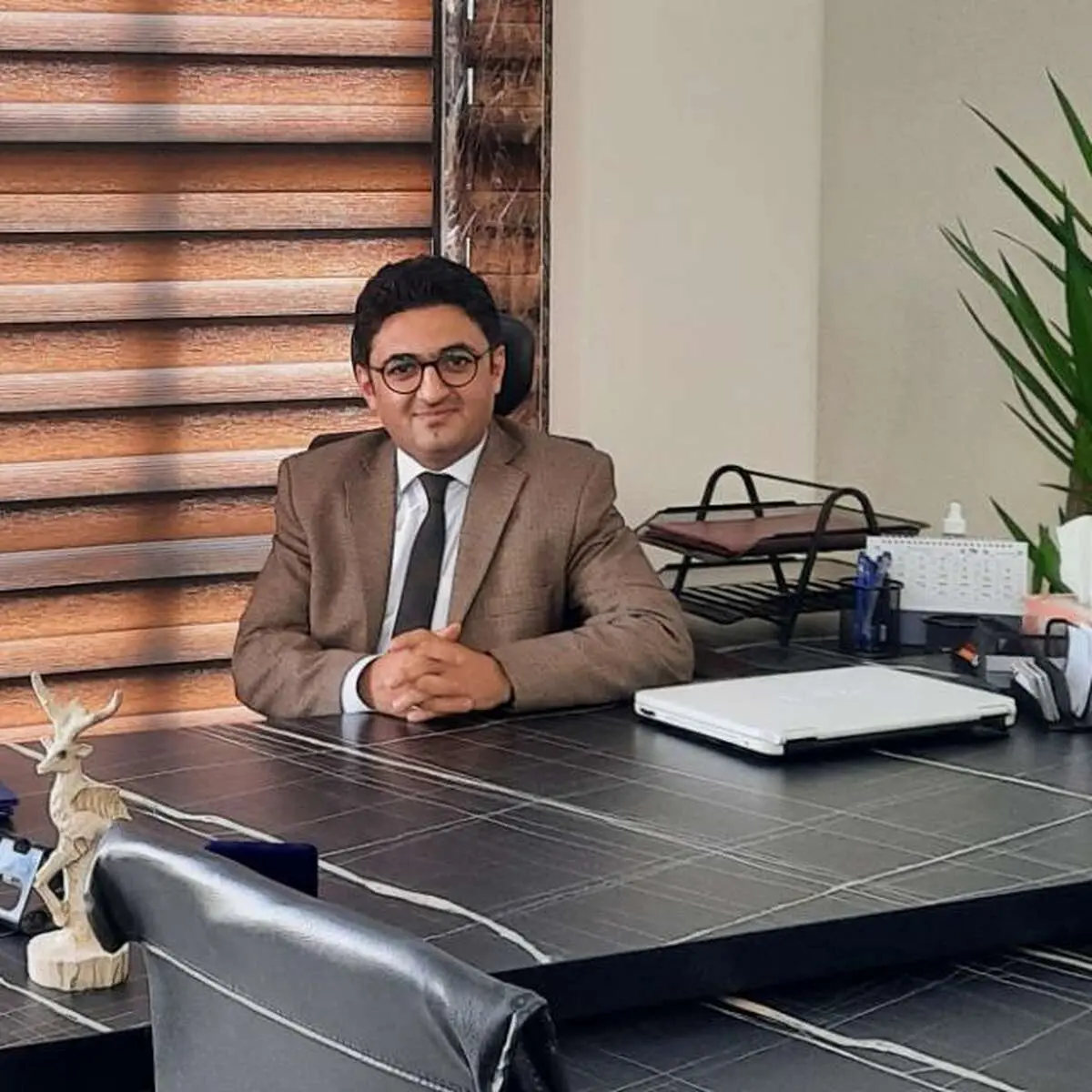 دولت تمام صنایع و معادن را گران اداره می‌کند / هنوز نمی دانیم فولاد را کجا بسازیم