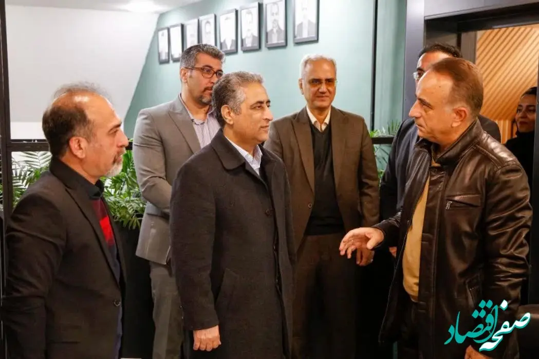 بازدید سر زده مدیرعامل بانک صنعت و معدن از مدیریت استانی و شعبه اصفهان این بانک
