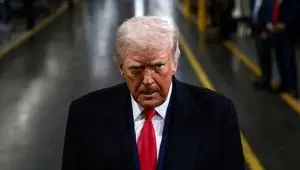 ادعای یک منبع آگاه در واشنگتن: ترامپ مثل سگ التماس می‌کرد