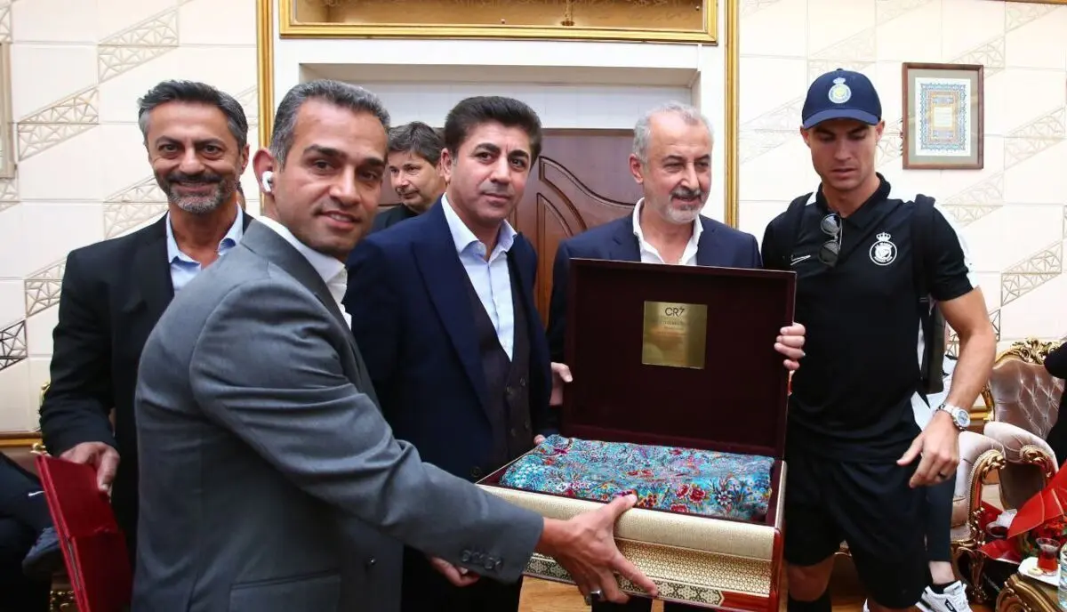 داد روزنامه دولت  بابت استقبال از رونالدوهم درآمد/
افتضاح بود!