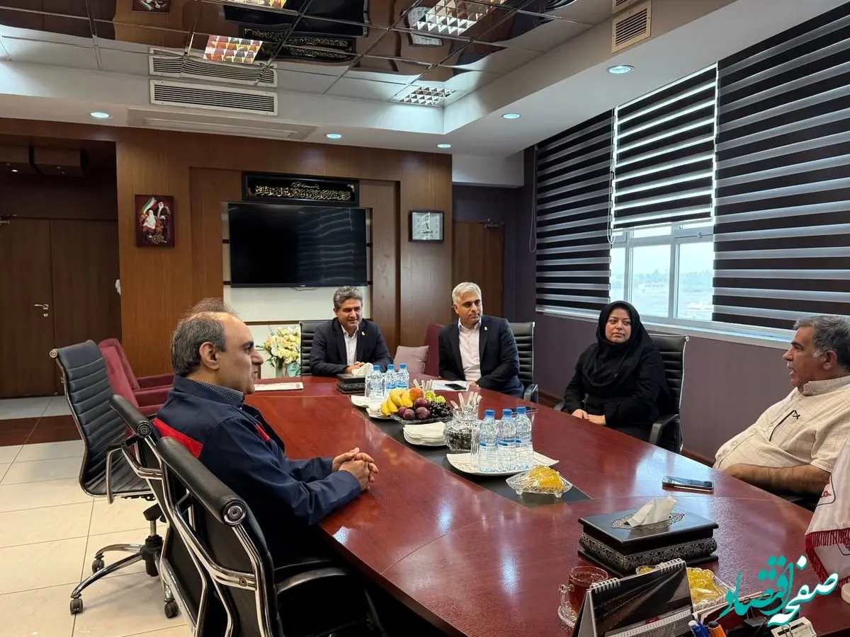 در مسیر توسعه تعاملات اقتصادی و مالی؛ دیدار مدیرعامل فولاد اکسین با مسئولان بانک پاسارگاد خوزستان برگزار شد