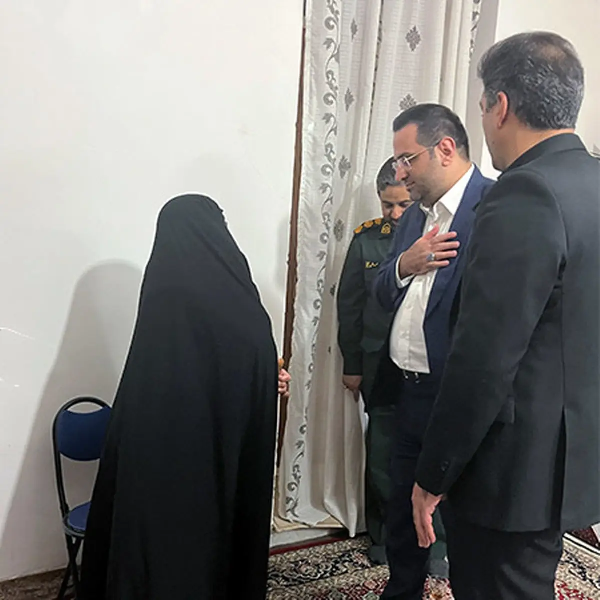 دیدار مدیرعامل شرکت فولاد آلیاژی ایران با مادران شهدای اشکذر