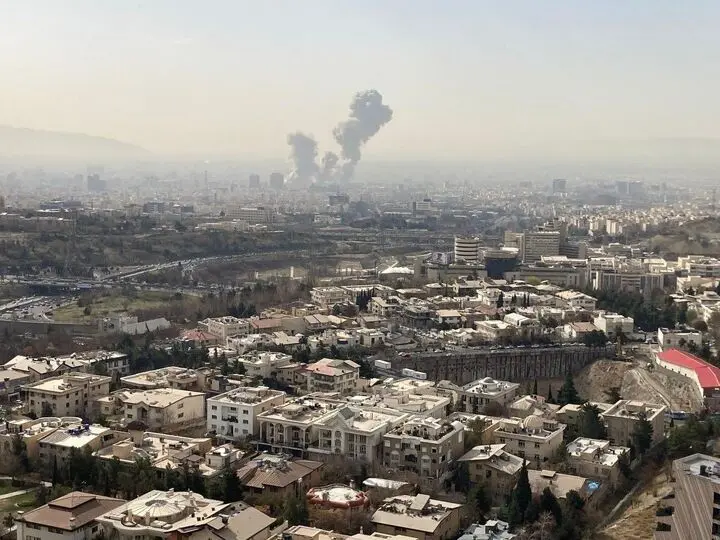 حمله آمریکا و اسرائیل به یک کارخانه آسفالت در همدان