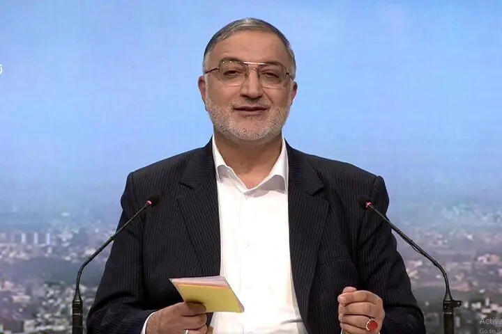 علیرضا زاکانی با این عکس های جنجالی به مناظره پنجم آمد