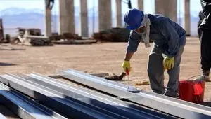 عیدی تلخ به کارگران با اعلام افزایش سن و سابقه بازنشستگی | این بار چه بلایی سر مستمری می آورند؟ / کارگران نا امید از حقوق بازنشستگی! 