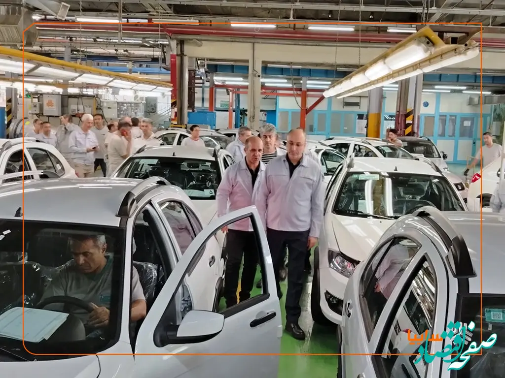 بازدید مدیرعامل سایپا از خطوط تکمیل‌کاری