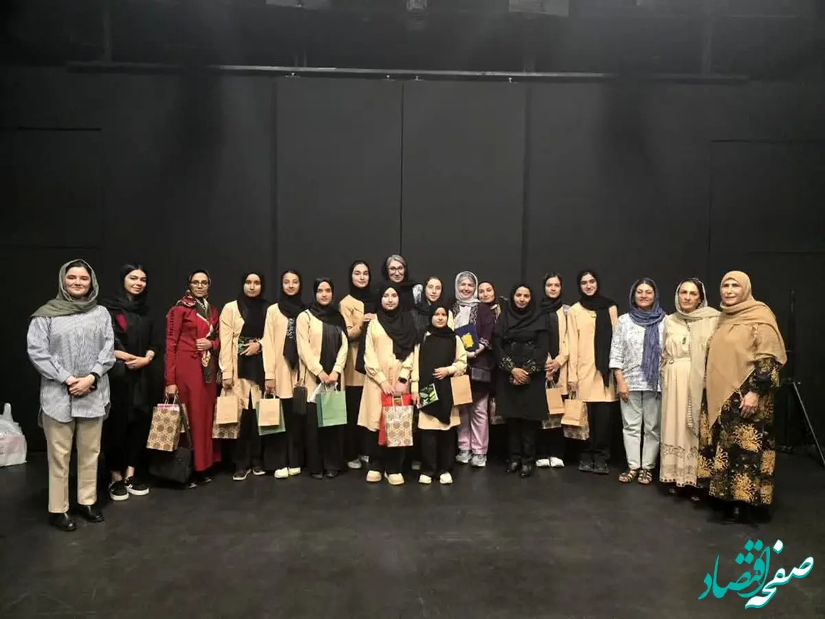 "دختران استی" کتابخانه ابویسان، گروه برتر دوازدهمین دوره جایزه کتاب مهر شدند