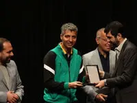 تصویر | عادل فردوسی‌ پور و شاگردانش در دانشگاه شریف