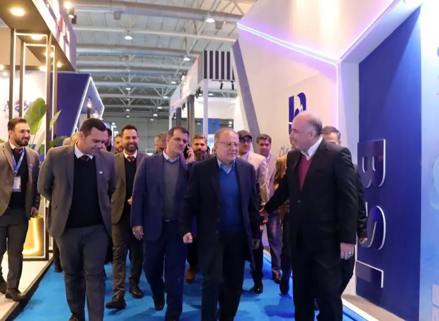 بازدید معاون پارلمانی رییسجمهور از غرفه بانک صادرات ایران در نمایشگاه بیمارستانسازی