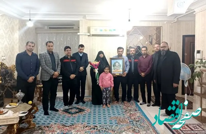 دیدار بسیجیان شرکت فولاد اکسین خوزستان با خانواده شهدا
