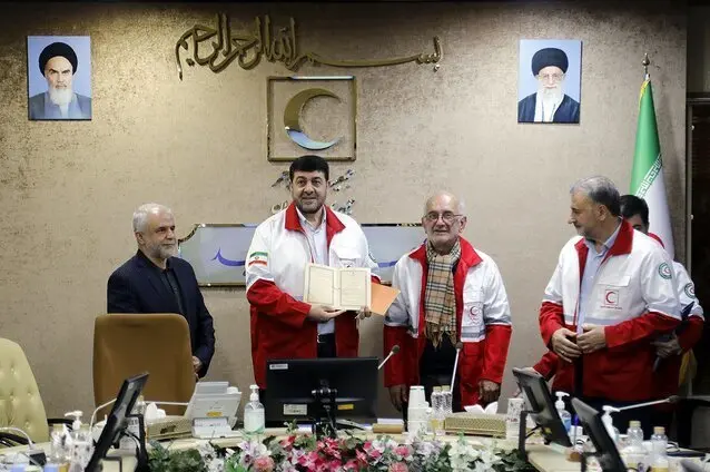 اسدالله رضا زاده رودسری که برای یک اقدام ۷۰۰ میلیارد تومان هدیه داد، کیست؟  | ۲۷ مغازه هدیه داد