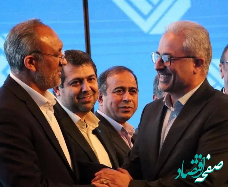 تقدیر از نخبگان بیمه دی در سی‌امین همایش ملی و یازدهمین همایش بین‌المللی بیمه و توسعه