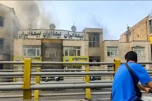 خبر فوری از آتش سوزی فروشگاه کفش در تهران/ حضور ۵ ایستگاه آتش‌نشانی در محل