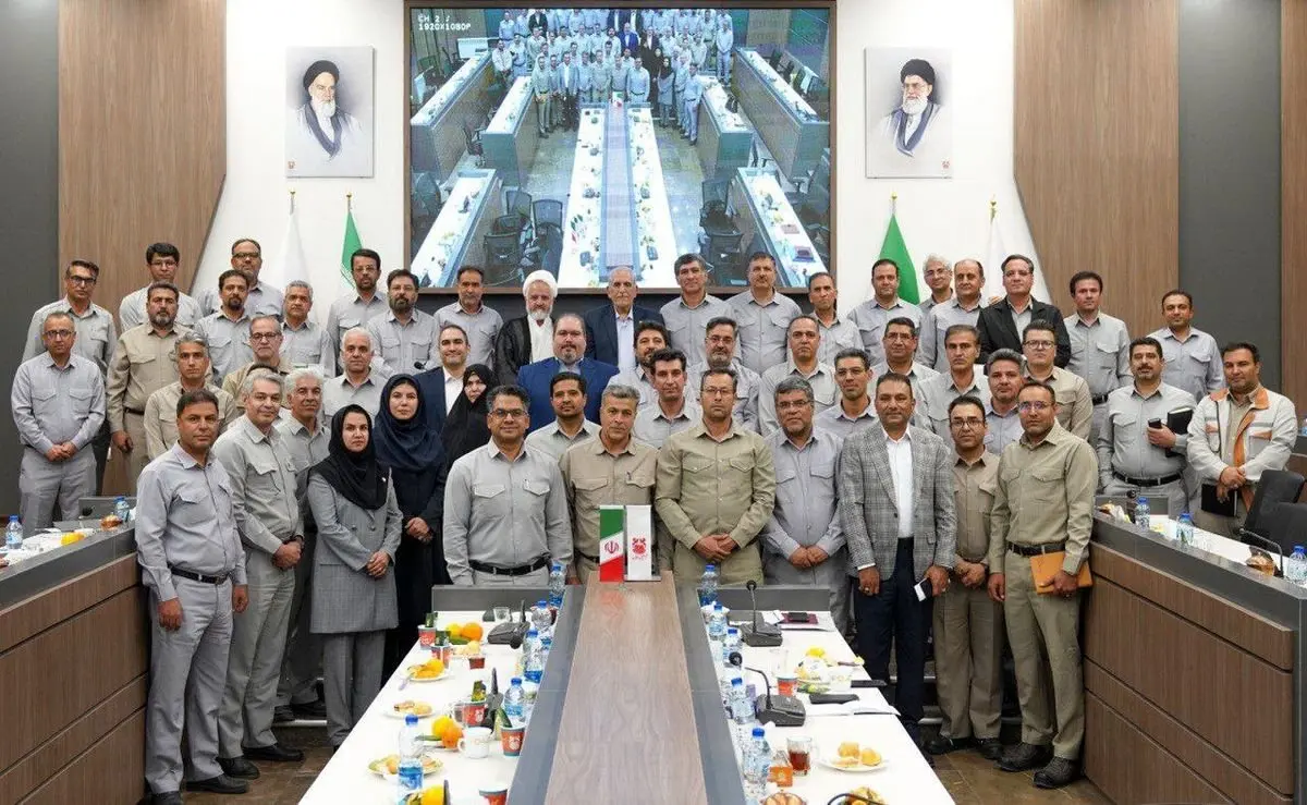 شرکت ملی مس و مجتمع مس سرچشمه، گُل سرسبد صنایع کشور هستند