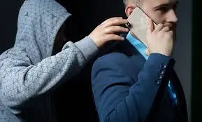 چگونه از سرقت موبایل در مکان‌های شلوغ جلوگیری کنیم؟