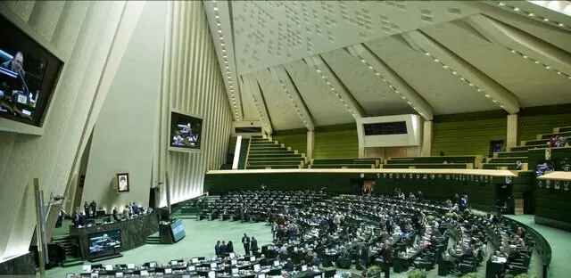 مجلس بالاخره به موضوع افزایش قیمت گوشت قرمز ورود کرد | هشدار مجلس به دولت: گوشت نباید از گروه کالاهای اساسی حذف شود