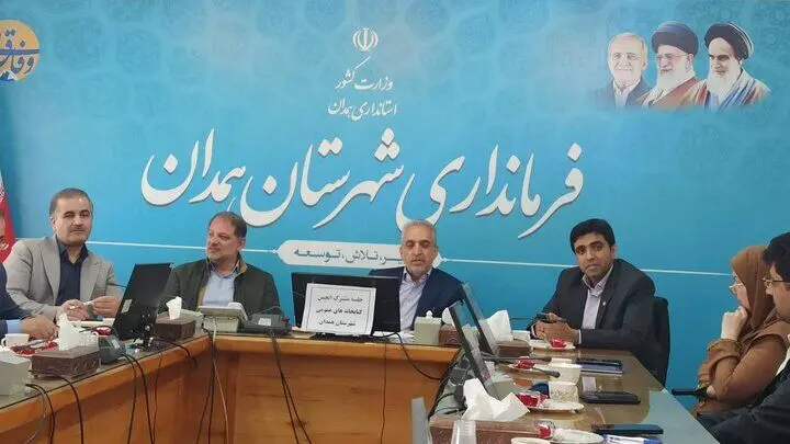خودروهای فرسوده شهرداری کتابخانه سیار می شوند