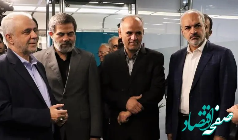 بازدید سرزده مهندس اوحدی از بیمه دی/ بررسی میدانی نحوه بازپرداخت هزینه درمان جامعه ایثارگری در ۴۸ ساعت