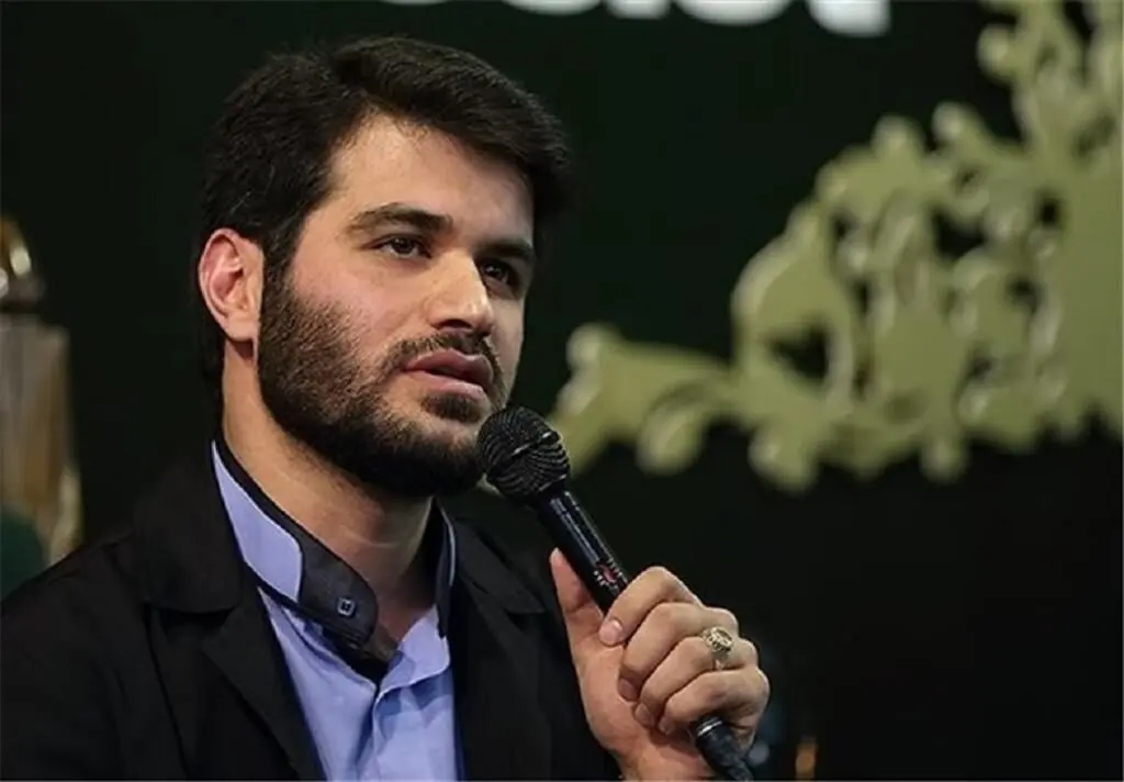 فیلم | توهین کارشناس شبکه سه به یک مداح جلوی دوربین! | تقلید صدا می‌کند!