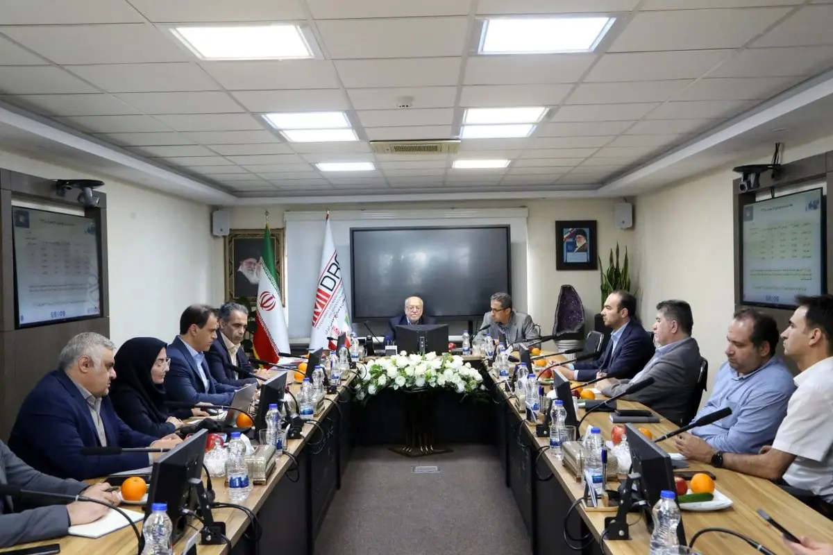 آقاجانلو: ارایه ۸ پیشنهاد در رفع ناترازی های انرژی فولادی ها از سوی آقاجانلو/ نعمت زاده: در حال تهیه آیین نامه ای برای رفع ناترازی های صنایع معدنی هستیم