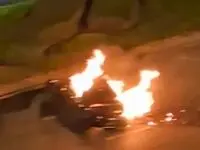 بحران برای شیائومی: راننده در خودروی آتش‌گرفته گیر کرد و سهام سقوط کرد