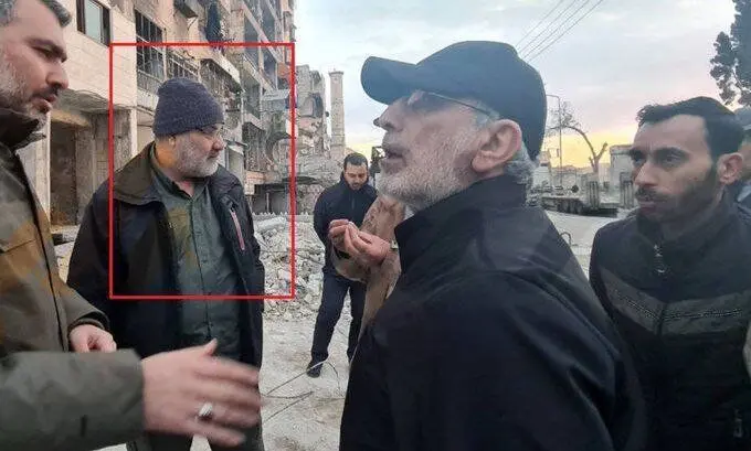تصویری متفاوت از سردار قاآنی در مراسم تشییع سردار زاهدی در اصفهان
