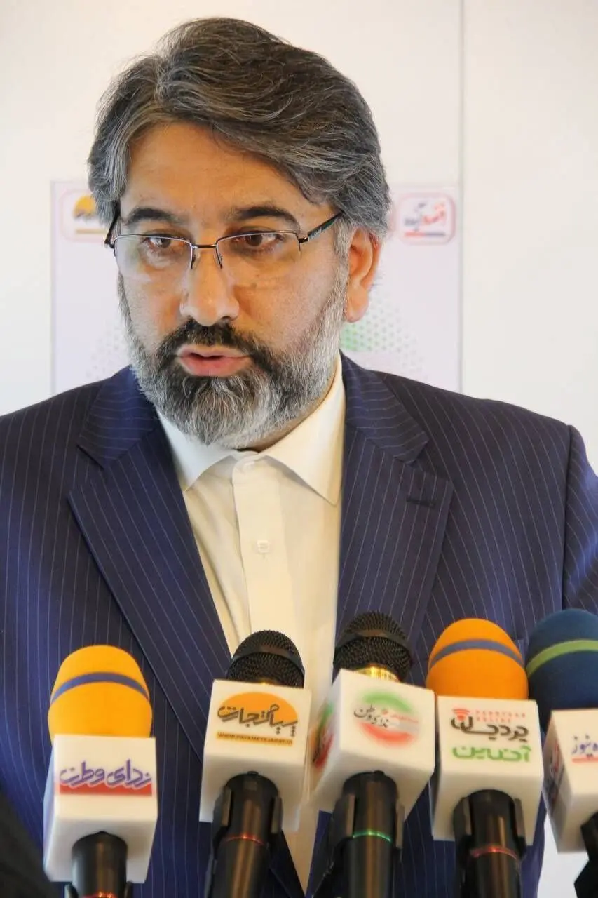 انتخاب ۶۰ نامزد فهرست شورای وحدت در انتخابات مجلس دوازدهم در استانها را فرصتی بی نظیر می دانیم