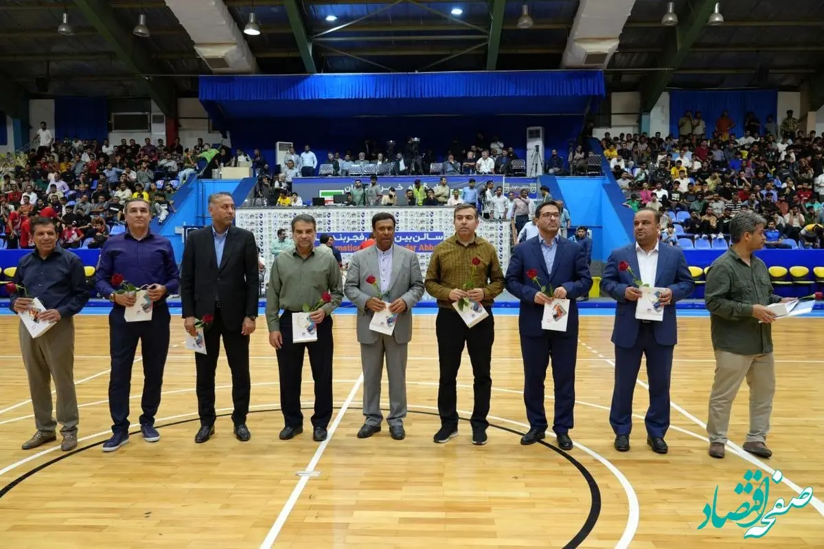 با حضور مدیرعامل شرکت فولاد هرمزگان انجام شد؛ تقدیر از خبرنگاران ورزشی استان هرمزگان