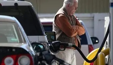 انفجار بمب تنگه هرمز در پمپ بنزین کالیفرنیا 