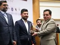 تجلیل از مدیر عامل شرکت فولاد آلیاژی ایران به عنوان برگزیده صنایع معدنی